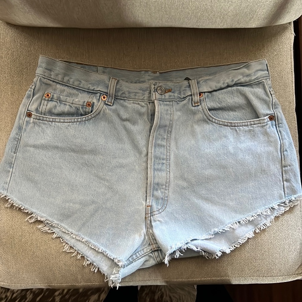 Levi light wash high waisted shorts